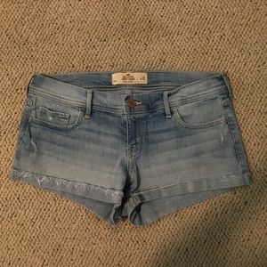 GREAT CONDITION Hollister Low rose shorts